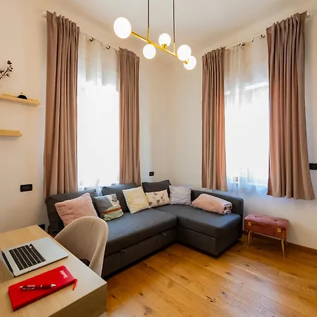 Guesthost - Modern Flat X4 Center * Pescara