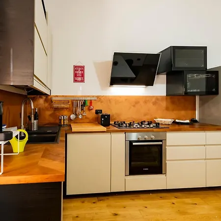 Guesthost - Modern Flat X4 Center Apartment Pescara