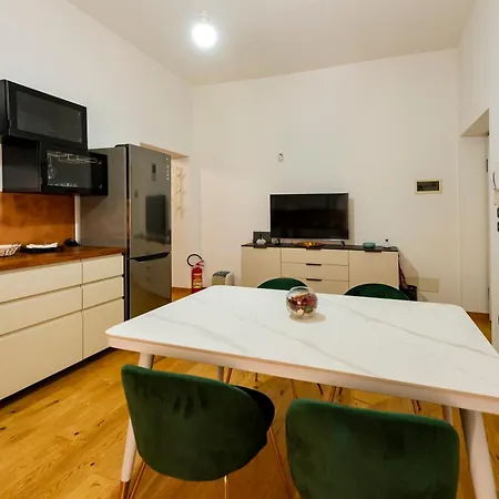 Apartment Guesthost - Modern Flat X4 Center