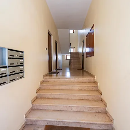 Guesthost - Modern Flat X4 Center Apartment Pescara