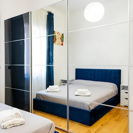 Guesthost - Modern Flat X4 Center Apartment